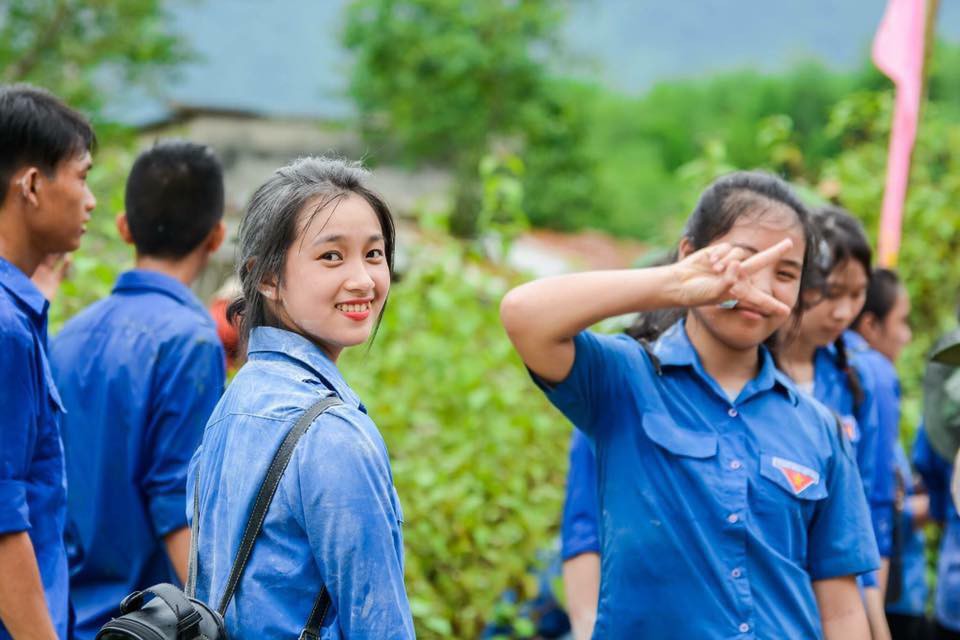 Nữ công an viên Đà Nẵng bất ngờ nổi tiếng vì xinh như hot girl - Ảnh 4.