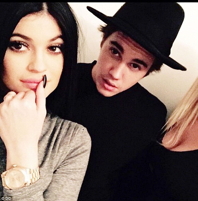 10 anh chàng mà Kylie Jenner đã hẹn hò: Từ Justin Bieber, Jaden Smith đến Cody Simpson