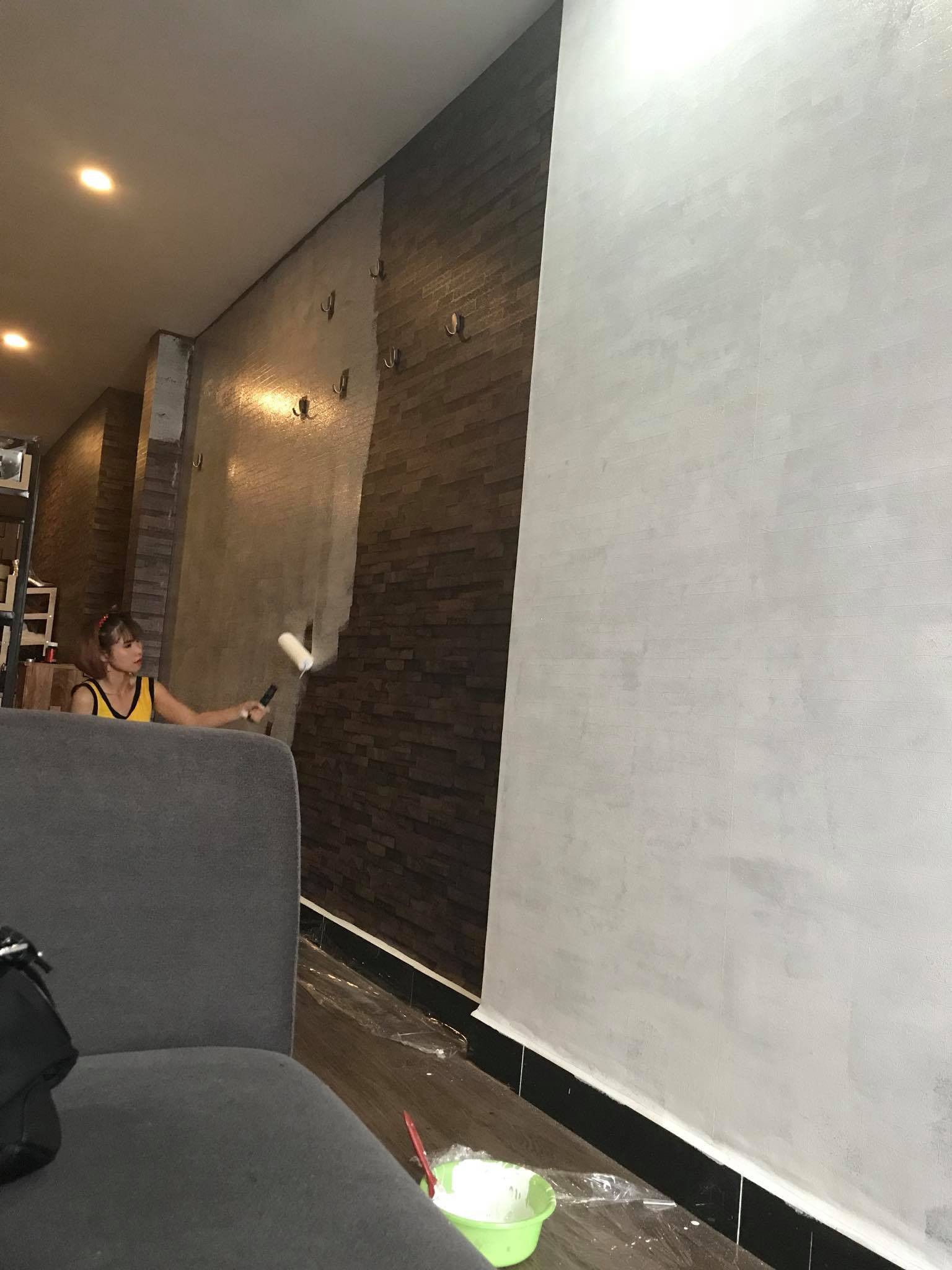 Bỏ ngoài tai tin đồn bầu bì, Khởi My và Kelvin Khánh dành thời gian tân trang tổ ấm nhỏ - Ảnh 1.