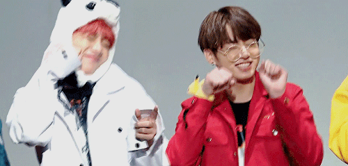 Những trào lưu do idol khởi xướng gây bão Hàn Quốc: Người người nhà nhà, đến Tổng thống cũng nhiệt tình hưởng ứng - Ảnh 31. Những trào lưu do idol khởi xướng gây bão Hàn Quốc: Người người nhà nhà, đến Tổng thống cũng nhiệt tình hưởng ứng - Ảnh 31.