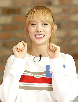 Những trào lưu do idol khởi xướng gây bão Hàn Quốc: Người người nhà nhà, đến Tổng thống cũng nhiệt tình hưởng ứng - Ảnh 32. Những trào lưu do idol khởi xướng gây bão Hàn Quốc: Người người nhà nhà, đến Tổng thống cũng nhiệt tình hưởng ứng - Ảnh 32.