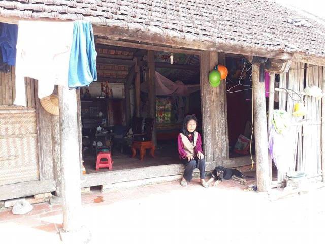 Vụ b&eacute; trai bị x&iacute;ch cổ tại Thanh H&oacute;a: Ho&agrave;n cảnh đ&aacute;ng thương của b&agrave; nội 90 tuổi nu&ocirc;i ch&aacute;u hư hỏng - Ảnh 3.