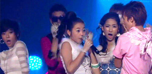 Những trào lưu do idol khởi xướng gây bão Hàn Quốc: Người người nhà nhà, đến Tổng thống cũng nhiệt tình hưởng ứng - Ảnh 35. Những trào lưu do idol khởi xướng gây bão Hàn Quốc: Người người nhà nhà, đến Tổng thống cũng nhiệt tình hưởng ứng - Ảnh 35.