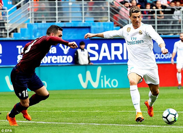 Ronaldo lập c&uacute; đ&uacute;p, Real Madrid thắng trận thứ 3 li&ecirc;n tiếp - Ảnh 7.