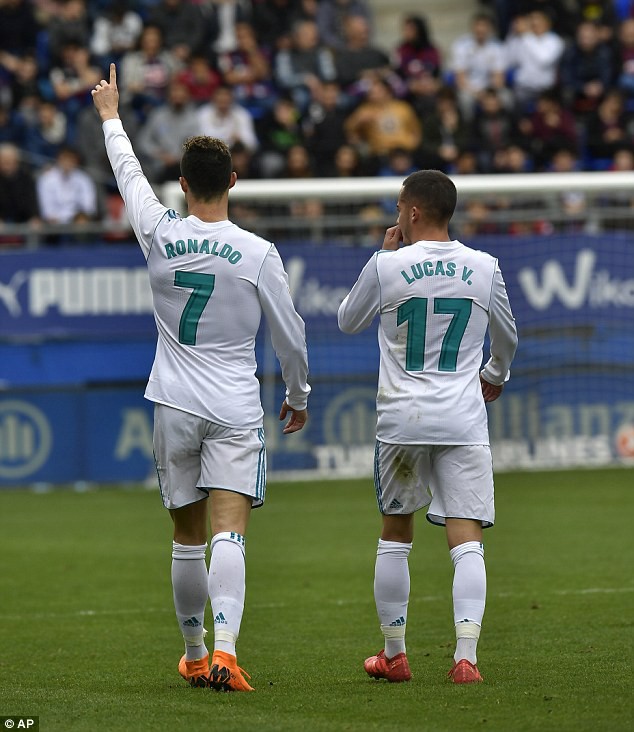 Ronaldo lập c&uacute; đ&uacute;p, Real Madrid thắng trận thứ 3 li&ecirc;n tiếp - Ảnh 12.