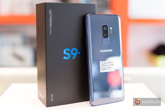 Cận cảnh Galaxy S9+ Xanh San h&ocirc;: Vừa sang trọng, vừa biến đổi được m&agrave;u như Note8 t&iacute;m kh&oacute;i - Ảnh 1.