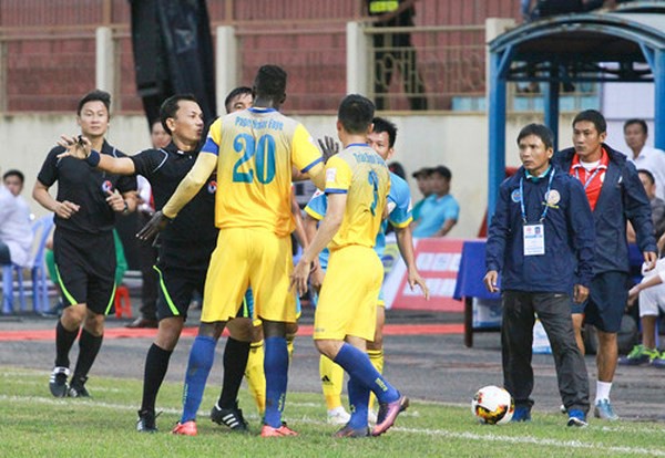 V.League 2018 khai màn và khát khao về thứ bóng đá sạch đẹp - Ảnh 1.