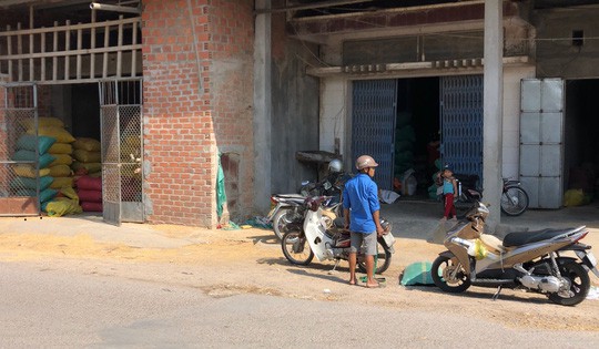 Vụ vàng bỏ quên trong bao lúa: Không tìm được người đánh mất - Ảnh 2. Vụ vàng bỏ quên trong bao lúa: Không tìm được người đánh mất - Ảnh 2.
