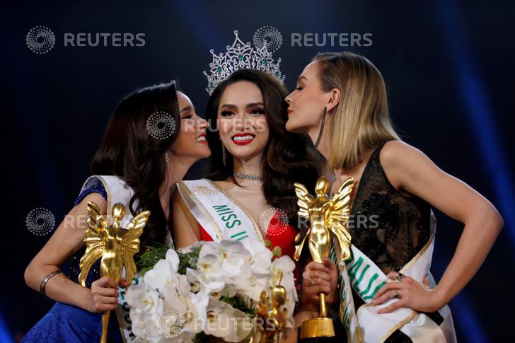 DailyMail, AFP cùng loạt tờ báo lớn nhất thế giới đưa tin Hương Giang đăng quang Hoa hậu Chuyển giới Quốc tế 2018 - Ảnh 6. DailyMail, AFP cùng loạt tờ báo lớn nhất thế giới đưa tin Hương Giang đăng quang Hoa hậu Chuyển giới Quốc tế 2018 - Ảnh 6.