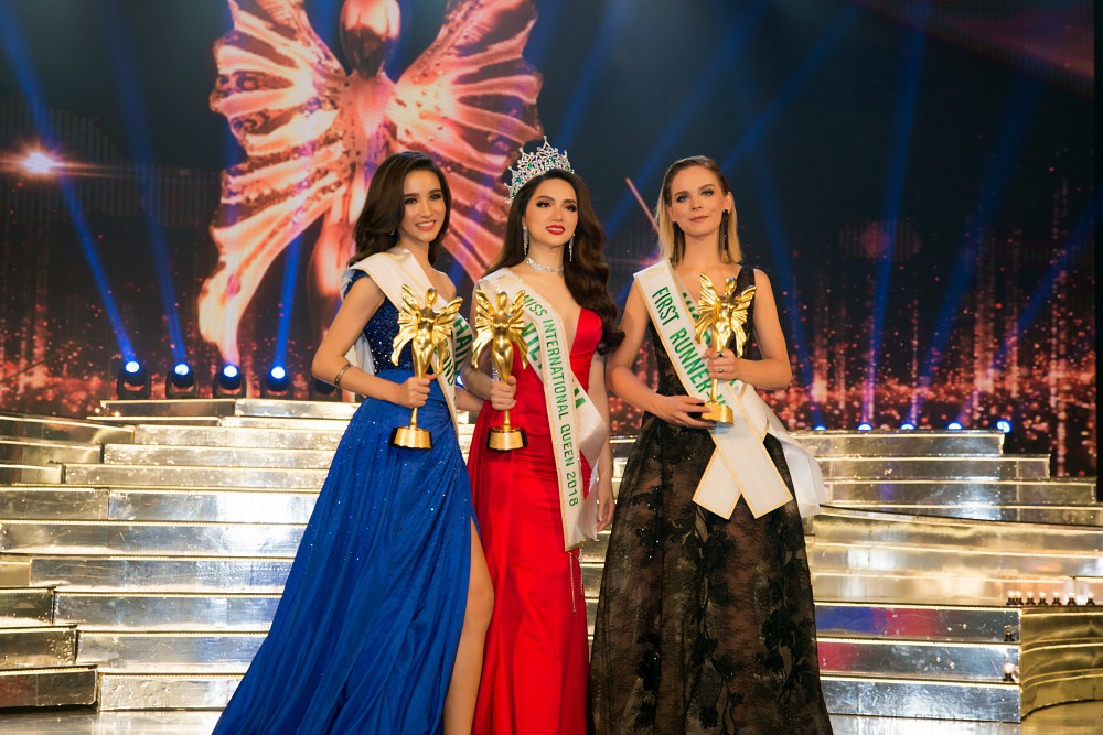 Chỉ dùng son đỏ và son cam mà Hương Giang vẫn cứ tỏa sáng ngời ngời tại Hoa hậu Chuyển giới Quốc tế 2018 - Ảnh 2.