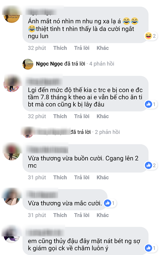 Vừa thương vừa buồn cười cảnh mẹ bị thủy đậu trùm áo mưa kín người, bịt khẩu trang như ninja vẫn ôm con vào lòng cho ti  - Ảnh 3.