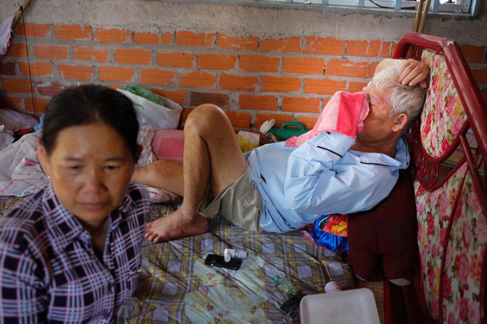 Vụ nổ bồn cầu: Đám tang thắt lòng người miền Tây! - Ảnh 7. Vụ nổ bồn cầu: Đám tang thắt lòng người miền Tây! - Ảnh 7.