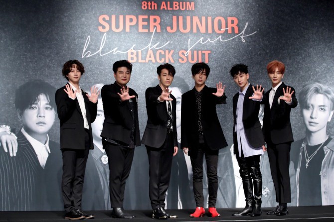 Kpop 2 tháng đầu năm 2018: Idol mới, cũ tương tàn, fan no bụng hit - Ảnh 12.