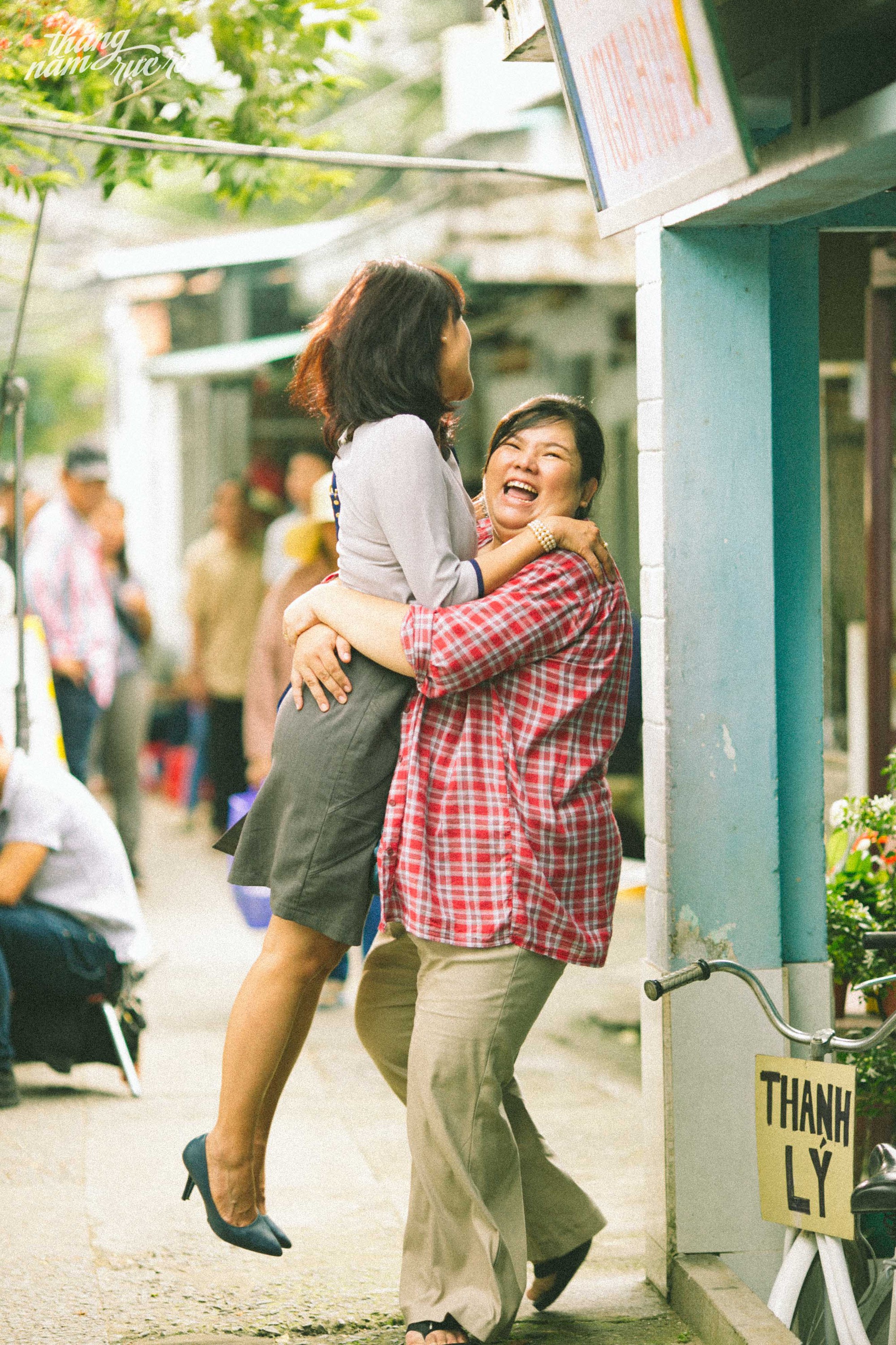 Có chắc nhân vật xuất hiện cuối phim Tháng Năm Rực Rỡ là Tuyết Anh lúc trưởng thành? - Ảnh 3. Có chắc nhân vật xuất hiện cuối phim Tháng Năm Rực Rỡ là Tuyết Anh lúc trưởng thành? - Ảnh 3.