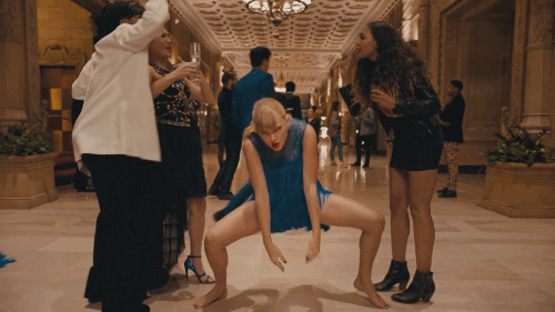 Chán làm công chúa kiêu kỳ, Taylor Swift hoá dở hơi biết bơi trong MV mới ra mắt - Ảnh 3.