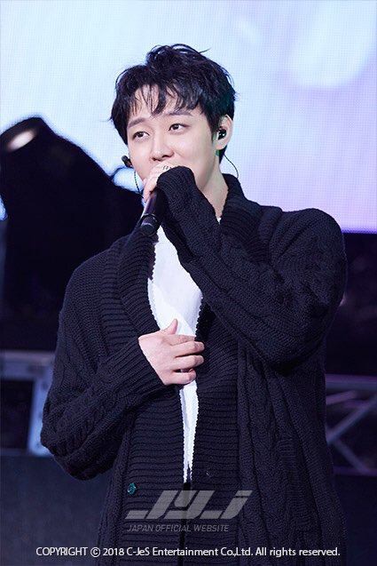 Hậu scandal, Yoochun rưng rưng, hát tặng hàng nghìn fan trong ngày comeback - Ảnh 2.