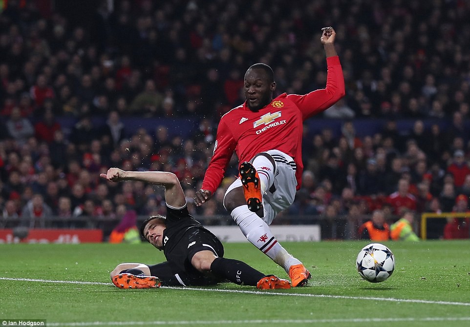 Man Utd nhạt nhòa, bị đá văng khỏi Champions League - Ảnh 4. Man Utd nhạt nhòa, bị đá văng khỏi Champions League - Ảnh 4.
