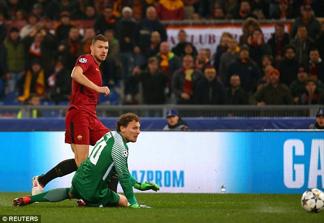 Cựu sao Man City tỏa sáng đưa Roma vào tứ kết Champions League - Ảnh 6.