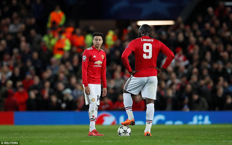 Man Utd nhạt nhòa, bị đá văng khỏi Champions League - Ảnh 2. Man Utd nhạt nhòa, bị đá văng khỏi Champions League - Ảnh 2.