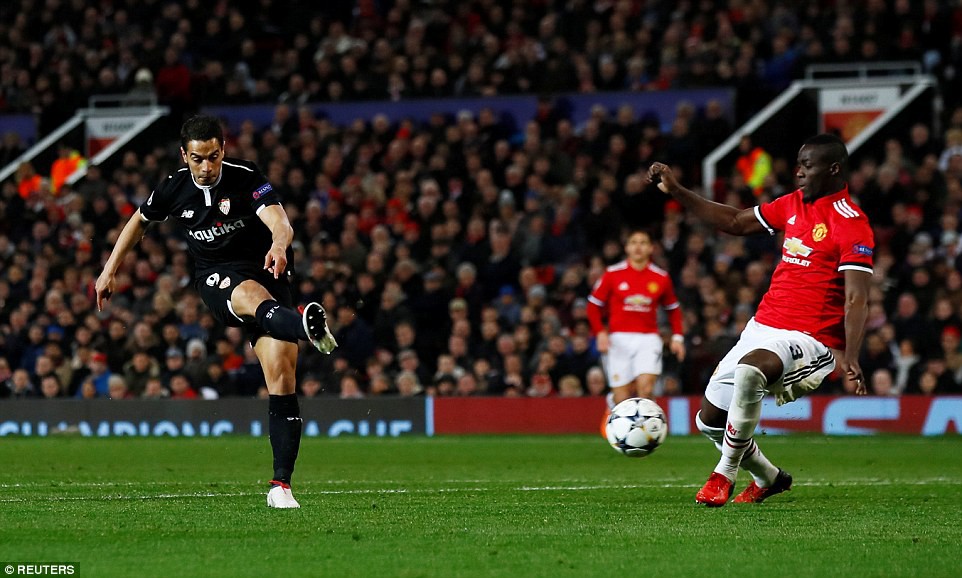 Man Utd nhạt nhòa, bị đá văng khỏi Champions League - Ảnh 6. Man Utd nhạt nhòa, bị đá văng khỏi Champions League - Ảnh 6.