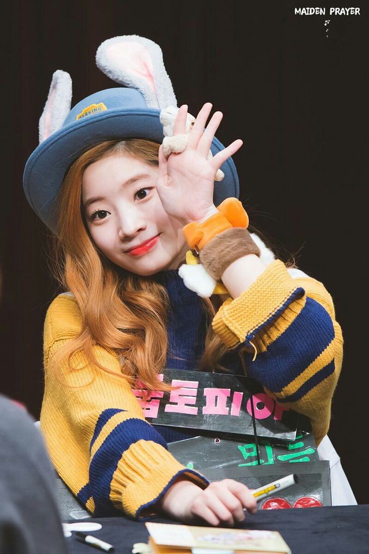 Chiếc mũ hơn chục idol cùng đội: Suzy xinh như thỏ, Irene lại giống nhân vật truyện tranh - Ảnh 4. Chiếc mũ hơn chục idol cùng đội: Suzy xinh như thỏ, Irene lại giống nhân vật truyện tranh - Ảnh 4.