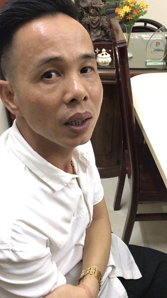 Chủ qu&aacute;n c&agrave; ph&ecirc; thủ s&uacute;ng cầm đầu đường d&acirc;y đ&aacute;nh bạc ở S&agrave;i G&ograve;n - Ảnh 1.