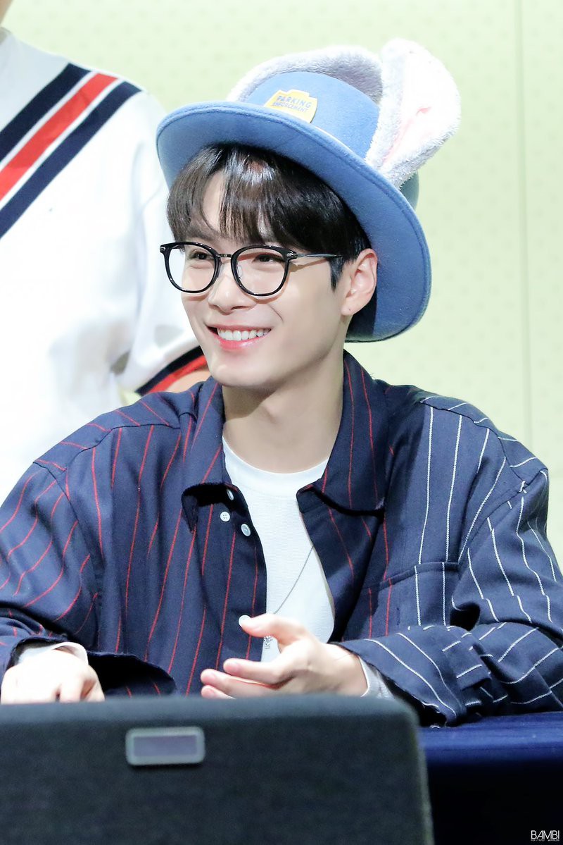 Chiếc mũ hơn chục idol cùng đội: Suzy xinh như thỏ, Irene lại giống nhân vật truyện tranh - Ảnh 12. Chiếc mũ hơn chục idol cùng đội: Suzy xinh như thỏ, Irene lại giống nhân vật truyện tranh - Ảnh 12.