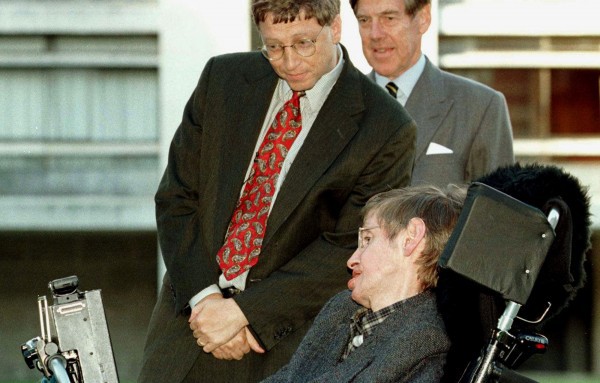 Vì sao cả Stephen Hawking và Bill Gates đều sợ robot và trí tuệ nhân tạo, chỉ muốn dừng phát triển nó? - Ảnh 1.