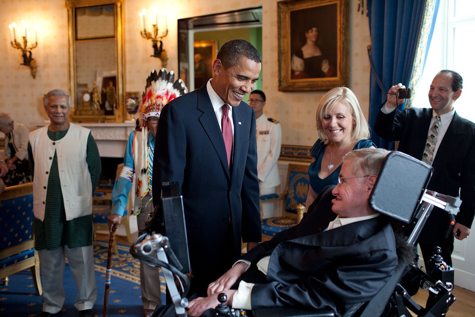Cuộc đời vĩ đại của thiên tài Stephen Hawking: Dù phải vật lộn với căn bệnh nan y, ông đã để lại cho nhân loại cả kho tàng tri thức - Ảnh 8. Cuộc đời vĩ đại của thiên tài Stephen Hawking: Dù phải vật lộn với căn bệnh nan y, ông đã để lại cho nhân loại cả kho tàng tri thức - Ảnh 8.