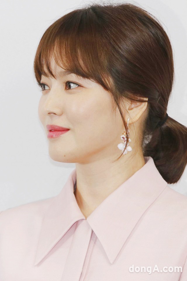 Song Hye Kyo lần đầu xuất hiện chính thức tại Hàn: Đẹp xuất sắc, nhưng mặt và bụng hơi đáng nghi? - Ảnh 11.