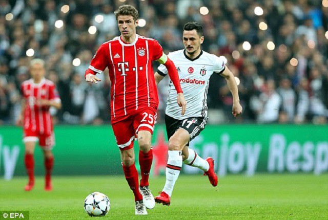 Besiktas 1-3 Bayern Munich: HLV Jupp Heynckes phá kỷ lục Champions League - Ảnh 4.