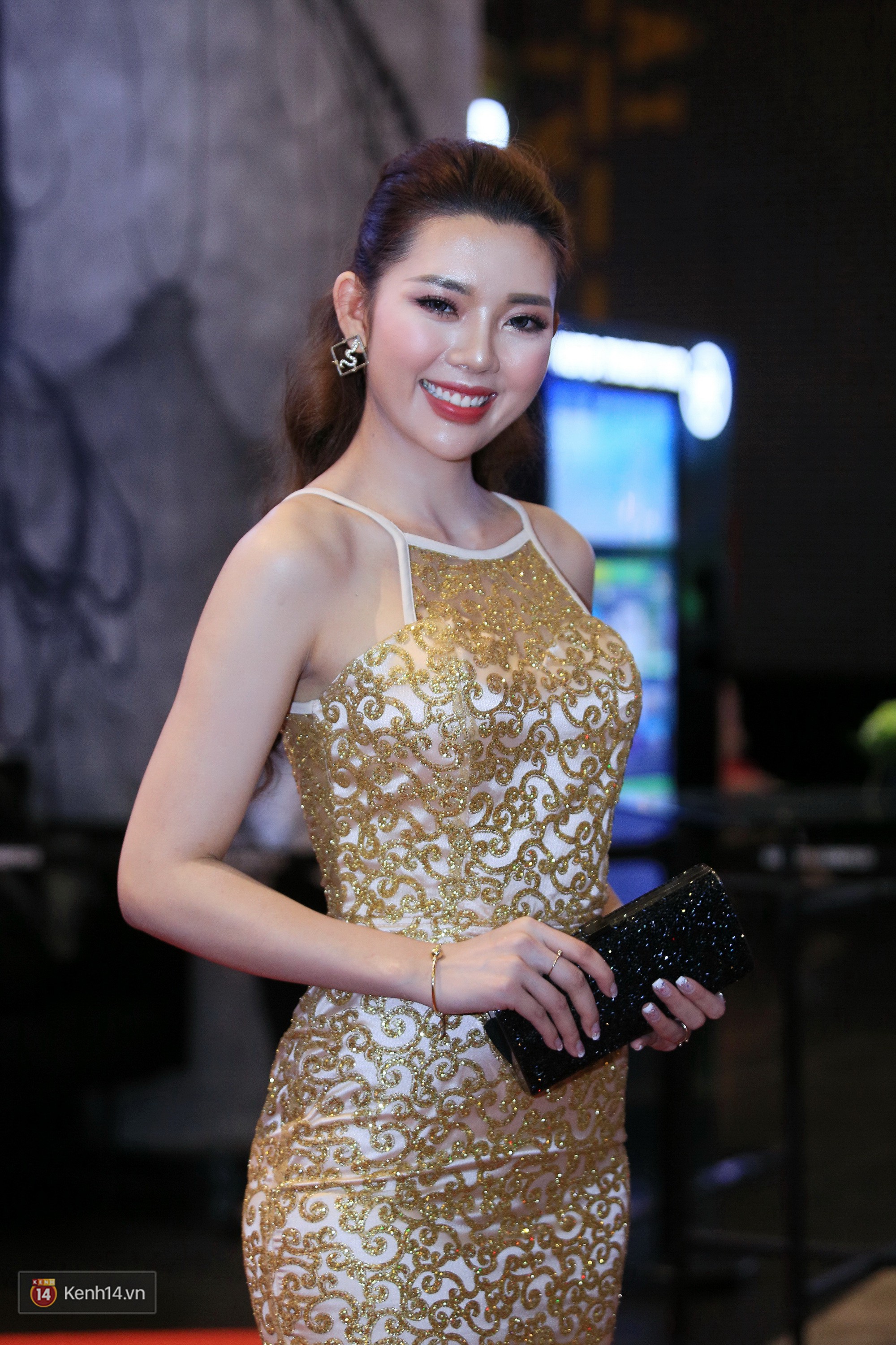 Bà mẹ hai con Elly Trần diện đầm công chúa, khoe dáng điệu đà trên thảm đỏ - 8