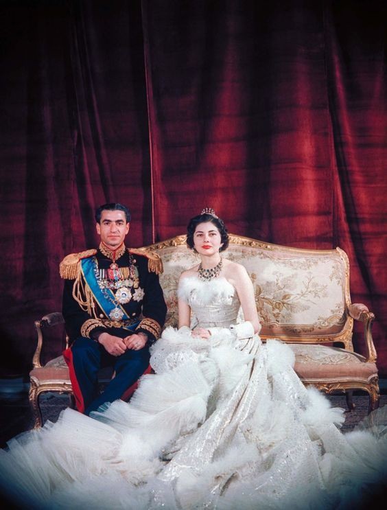 Cuộc đời bi kịch của “Công chúa có đôi mắt buồn” ở Iran: Hôn nhân cổ tích chóng tàn khi cô không thể mang thai - Ảnh 5.