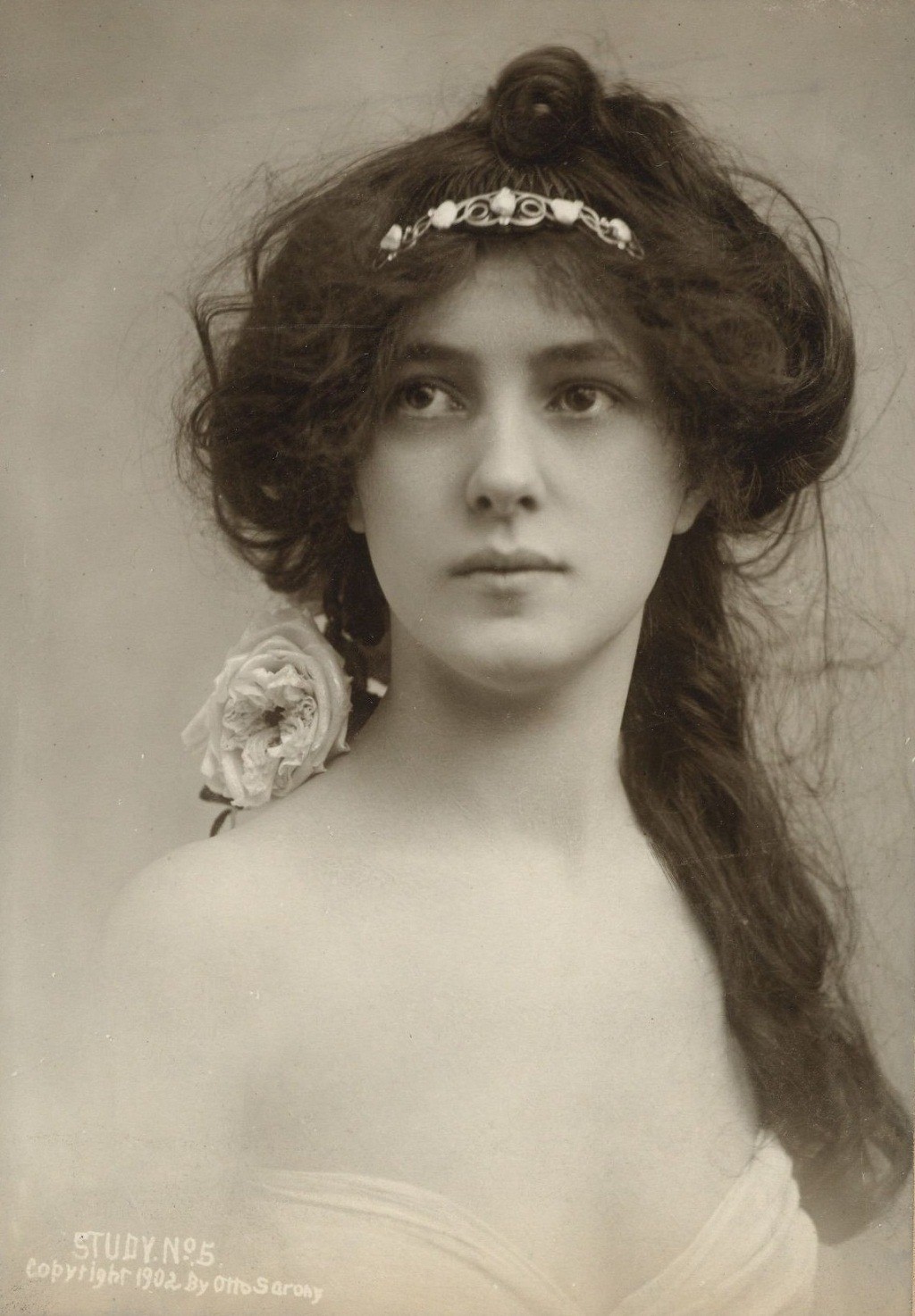 Cuộc đời thăng trầm của siêu mẫu đầu tiên trên thế giới Evelyn Nesbit: tuổi thơ nghèo khó, bị đánh đập, lạm dụng tình dục và vướng vào một vụ giết người - Ảnh 7. Cuộc đời thăng trầm của siêu mẫu đầu tiên trên thế giới Evelyn Nesbit: tuổi thơ nghèo khó, bị đánh đập, lạm dụng tình dục và vướng vào một vụ giết người - Ảnh 7.