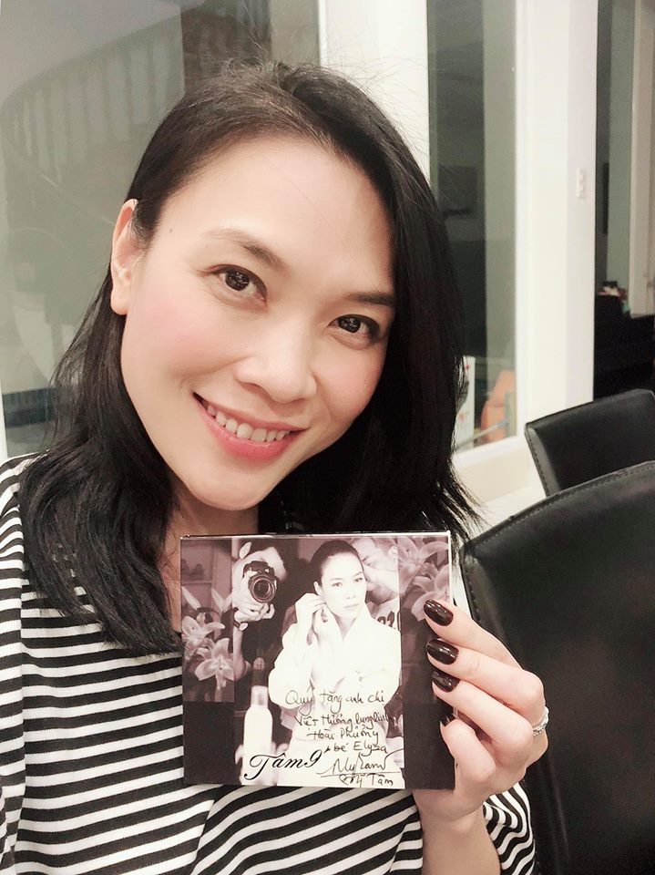 Tưởng Việt Hương đã quá lầy lội quay clip xin album, nào ngờ Mỹ Tâm đáp lại bá đạo không kém! - Ảnh 1. Tưởng Việt Hương đã quá lầy lội quay clip xin album, nào ngờ Mỹ Tâm đáp lại bá đạo không kém! - Ảnh 1.