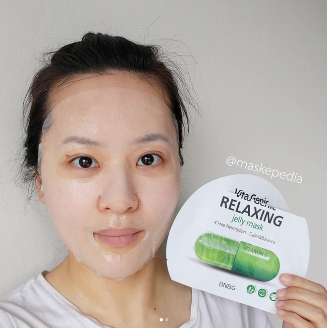Đ&acirc;y l&agrave; l&yacute; do v&igrave; sao bạn kh&ocirc;ng n&ecirc;n đắp mặt nạ giấy đến khi kh&ocirc; cong - Ảnh 2.