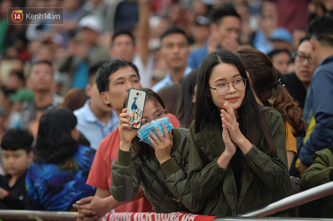 Vợ HLV Park Hang Seo theo chân chồng, dự khán trận Hải Phòng - HAGL - Ảnh 7.