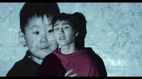 Thành viên BTOB hát về mẹ trong MV ca khúc buồn rười rượi - Ảnh 3.