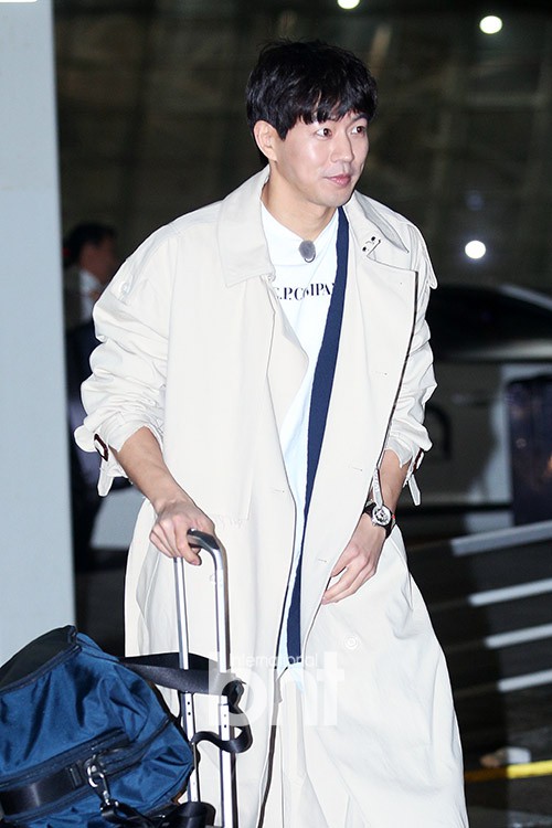 Ngộ Kh&ocirc;ng Lee Seung Gi, Yook Sung Jae v&agrave; d&agrave;n nghệ sĩ si&ecirc;u hot đ&atilde; ra s&acirc;n bay H&agrave;n, chuẩn bị đổ bộ Việt Nam v&agrave;o tối nay - Ảnh 15.