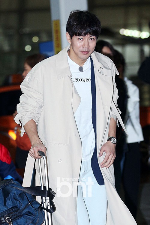 Ngộ Kh&ocirc;ng Lee Seung Gi, Yook Sung Jae v&agrave; d&agrave;n nghệ sĩ si&ecirc;u hot đ&atilde; ra s&acirc;n bay H&agrave;n, chuẩn bị đổ bộ Việt Nam v&agrave;o tối nay - Ảnh 14.