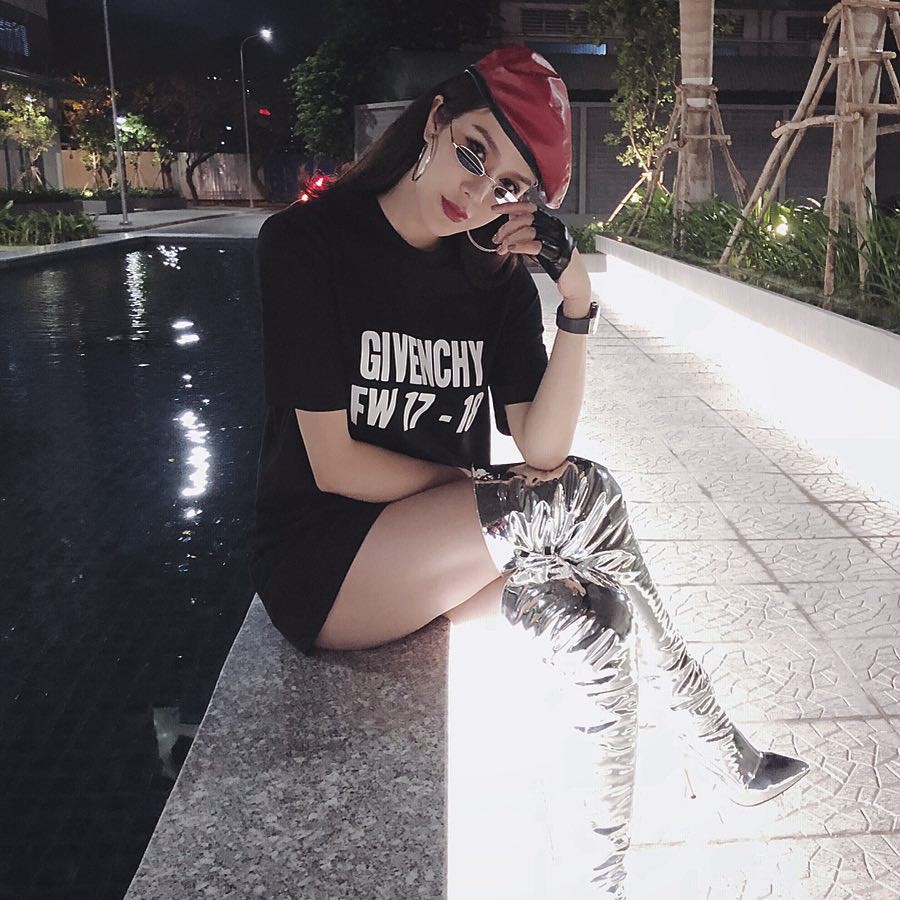 Trend áo giấu quần vẫn được nhiều người theo đuổi nhưng hiếm ai táo bạo quá đà như Diệp Lâm Anh - Ảnh 4.