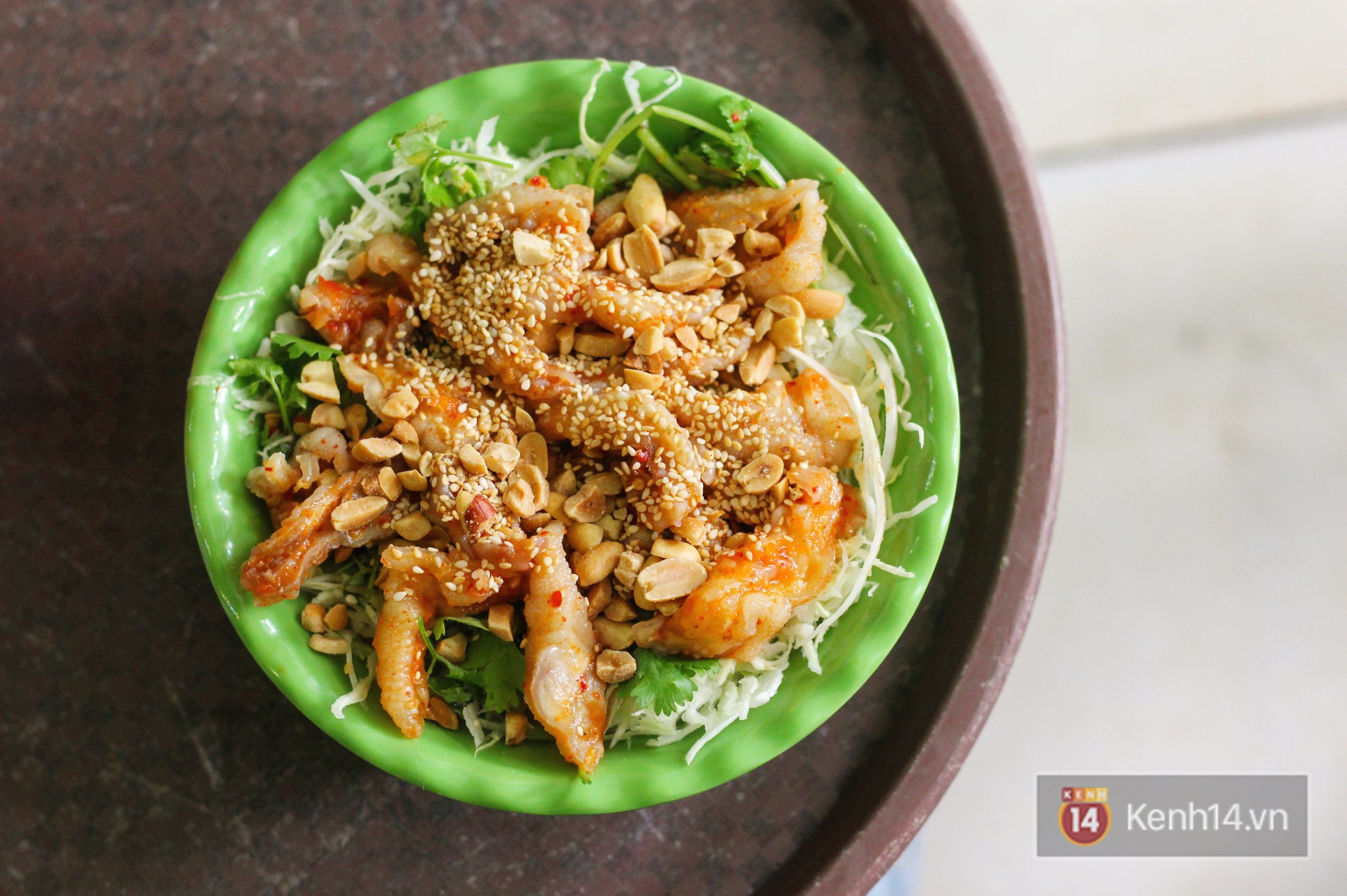 Hàng chè nổi tiếng ở Hà Nội có khách ùn ùn kéo đến nhưng lại để ăn... món khác - Ảnh 2. Hàng chè nổi tiếng ở Hà Nội có khách ùn ùn kéo đến nhưng lại để ăn... món khác - Ảnh 2.