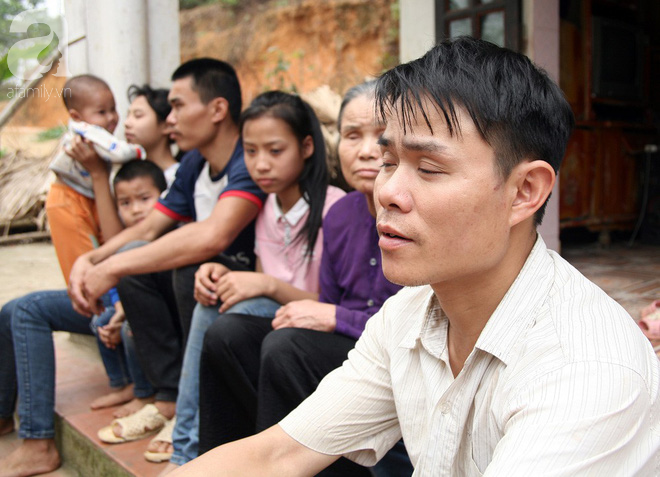 Nghẹn lòng cảnh đứa trẻ khát sữa nhìn chằm chằm ngực sưng tấy của mẹ vì bị ung thư vú trong gia đình có tới 4 người mù - Ảnh 3.