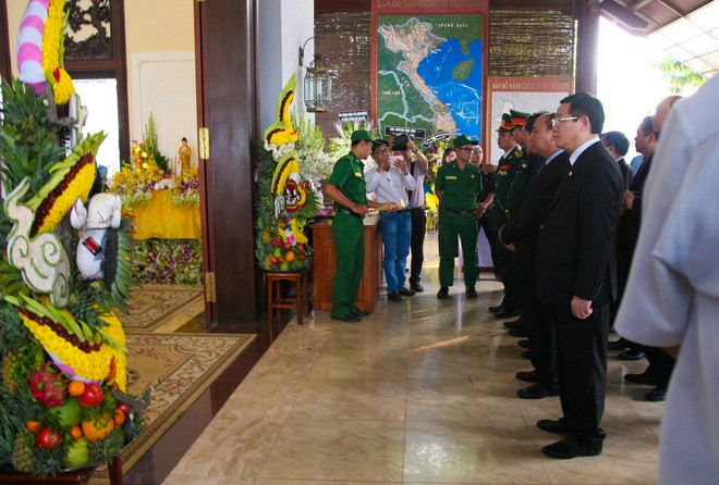 Di quan linh cữu nguyên Thủ tướng Phan Văn Khải về Hội trường Thống Nhất - Ảnh 6.