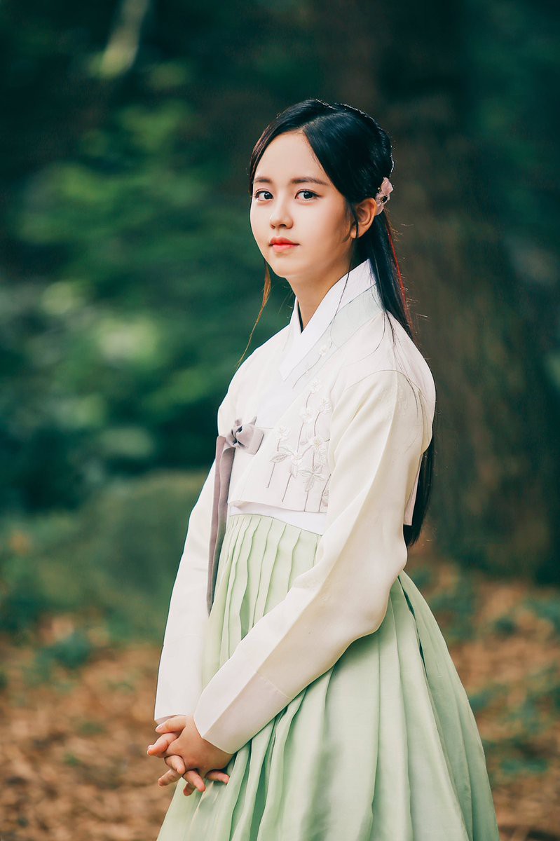 Vẻ đẹp quotmột chín  một mười quot của kim yoo jung và kim so hyun