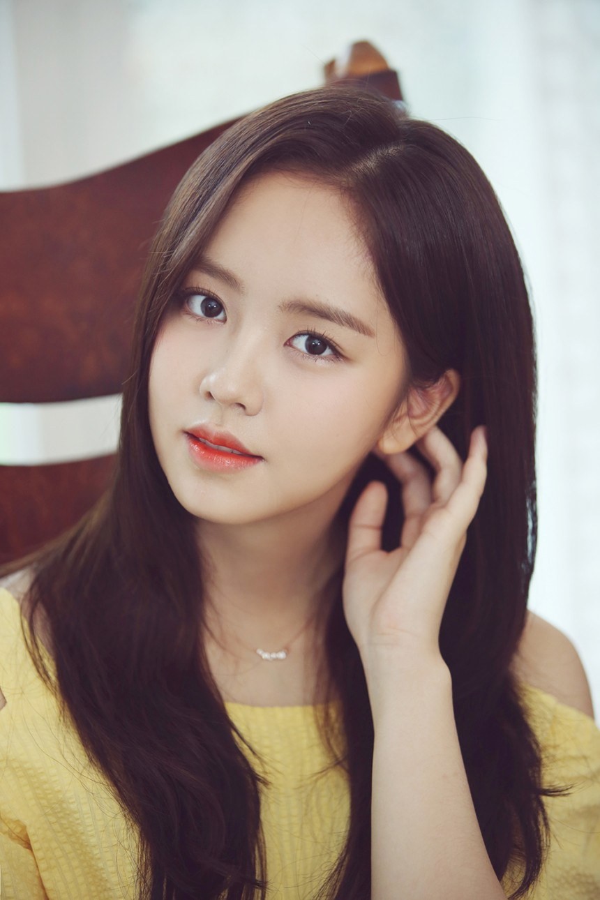 Vẻ đẹp quotmột chín  một mười quot của kim yoo jung và kim so hyun