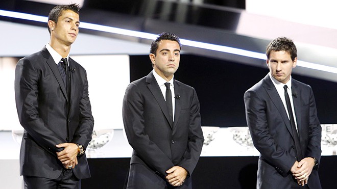 Nếu qu&acirc;n tử, Xavi n&ecirc;n xin lỗi Ronaldo - Ảnh 1.