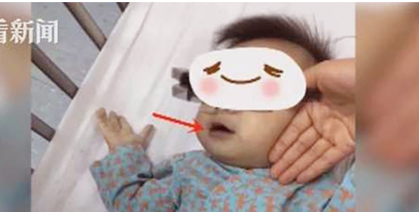  Hai b&eacute; sinh đ&ocirc;i 10 th&aacute;ng tuổi su&yacute;t tử vong v&igrave; mẹ cho uống loại nước n&agrave;y  - Ảnh 1.