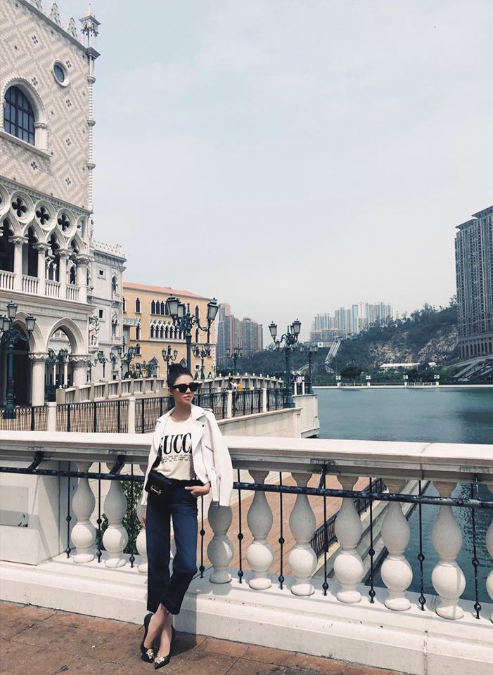 Cùng diện áo hè: Hà Hồ và Kỳ Duyên phô trương vòng 1 nở nang, Minh Hằng thì chỉ vừa đủ dùng - Ảnh 6. Cùng diện áo hè: Hà Hồ và Kỳ Duyên phô trương vòng 1 nở nang, Minh Hằng thì chỉ vừa đủ dùng - Ảnh 6.