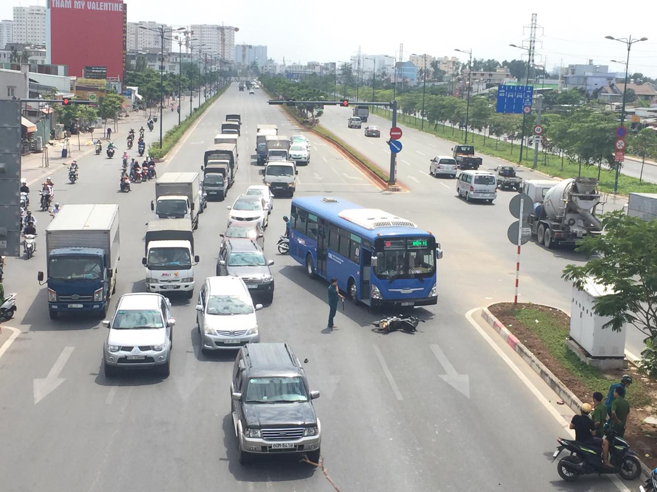 TP. HCM: Nam thanh niên 20 tuổi bị húc văng hơn 10m nguy kịch trên đại lộ Phạm Văn Đồng - Ảnh 3.